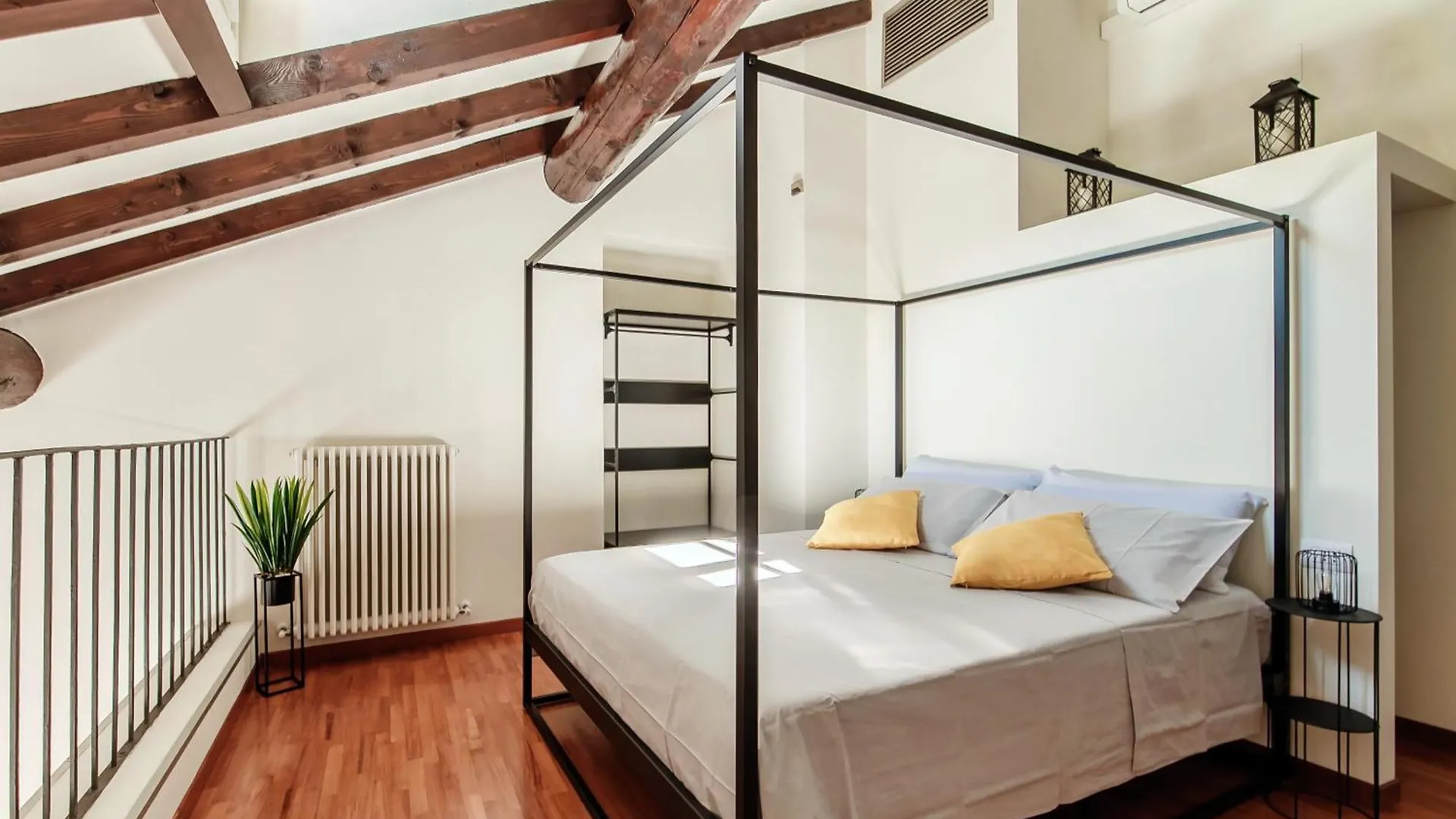 Ortensia Apartment - House Of Travelers Como