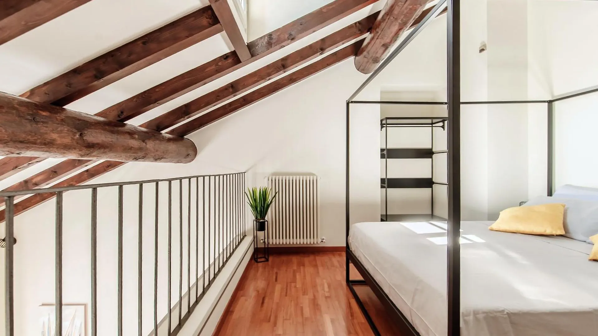 Ortensia Apartment - House Of Travelers Como